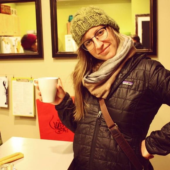 Meet your Posher, Liz - Picture 1 of 1